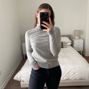 100% cashmere ann Taylor turtle neck